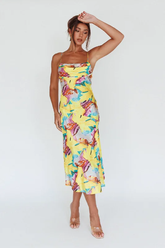 Steals and Deals Well Versed Pleated Bust Front Split Dress Leaf Print Yellow